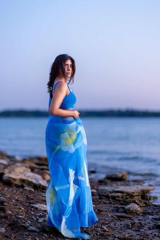Abstract print pure organza silk saree in blue